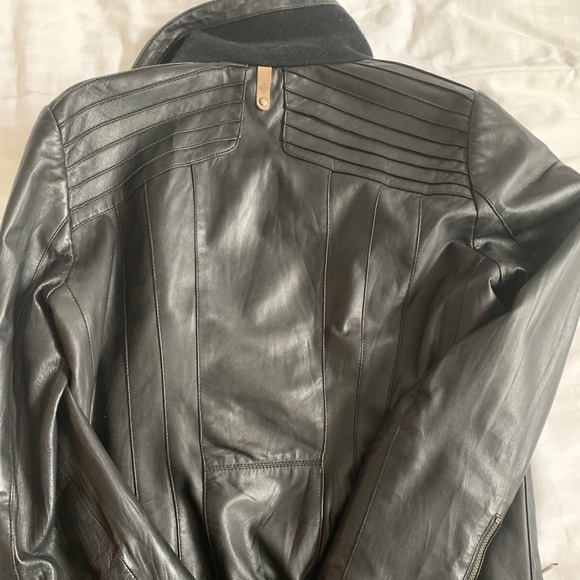 Leather jacket - Picture 3 of 5